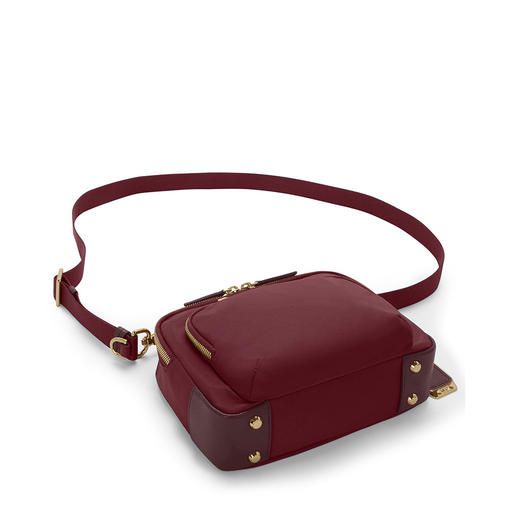 Voyageur Teghan Crossbody Wine